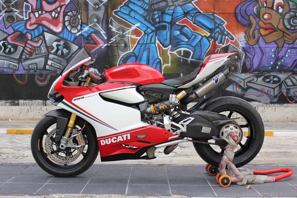 Ducati panigale 1199s độ - sở hữu vẻ đẹp kiêu kì với nâng cấp tuyệt vời - 1