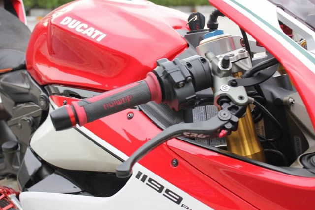 Ducati panigale 1199s độ - sở hữu vẻ đẹp kiêu kì với nâng cấp tuyệt vời - 5