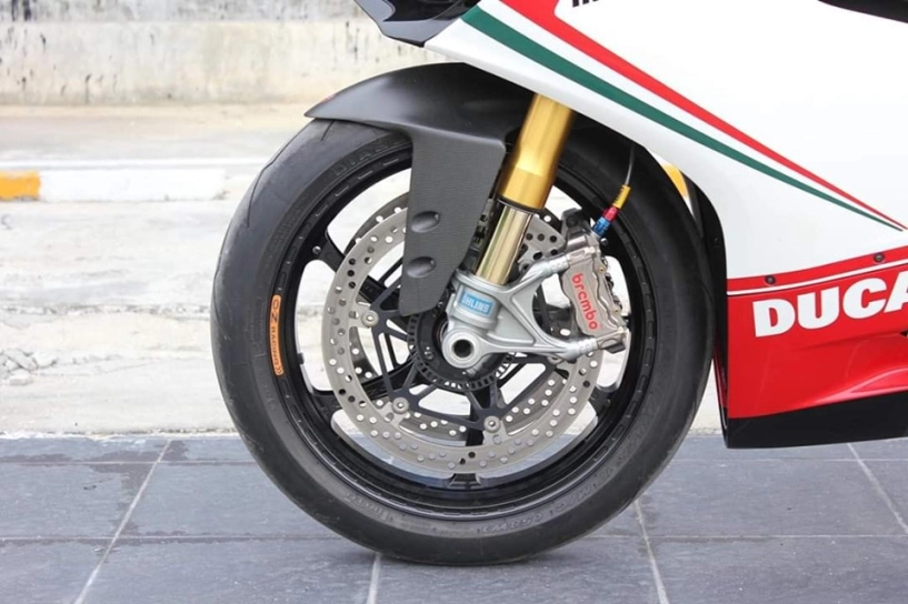 Ducati panigale 1199s độ - sở hữu vẻ đẹp kiêu kì với nâng cấp tuyệt vời - 8