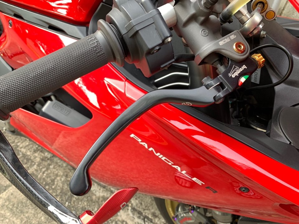 Ducati panigale 899 độ đầy mê hoặc vay mượn từ đàn anh panigale 1199 - 4