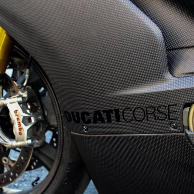 Ducati panigale v4 độ gây cấn với diện mạo fullsix carbon - 6