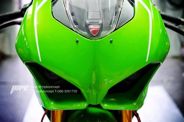Ducati panigale v4 s độ ấn tượng với chủ đề avengers the hulk - 1