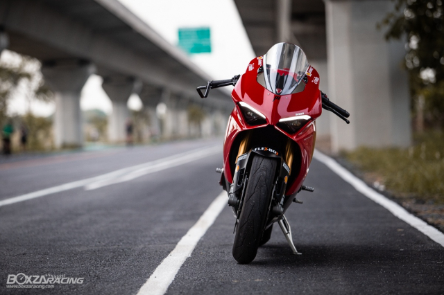 Ducati panigale v4 s độ - bản dựng với phong cách dạo phố - 19