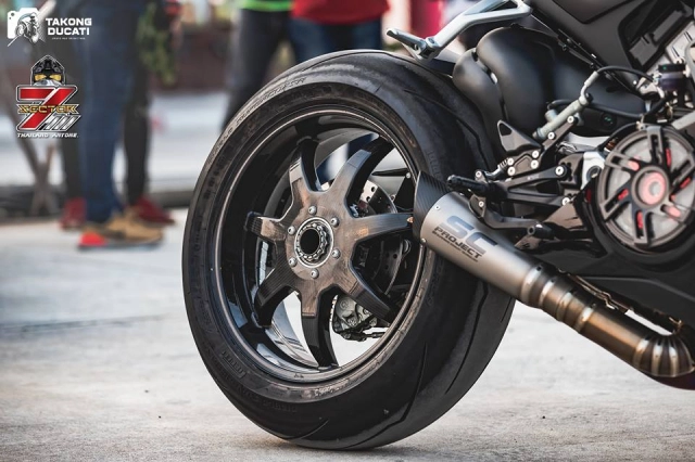 Ducati panigale v4 s độ chất ngất với tone màu full black - 1