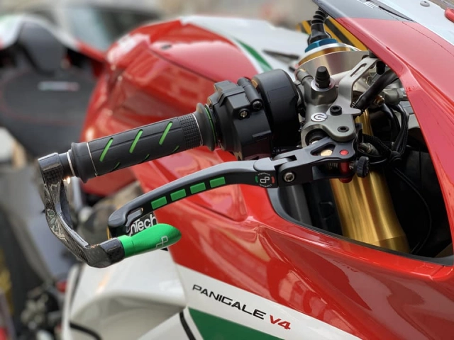 Ducati panigale v4 s độ gây sốt người xem với cấu hình thượng đỉnh - 5