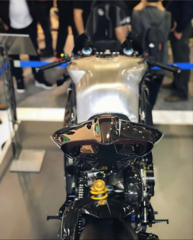 Ducati panigale v4r carbon - định dạng cá mập 2019 với trang bị full body carbon - 4