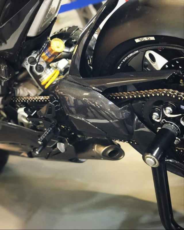 Ducati panigale v4r carbon - định dạng cá mập 2019 với trang bị full body carbon - 6