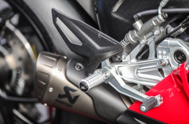 Ducati panigale v4r được thay đổi bộ ly hợp khô theo tiêu chuẩn wsbk - 3