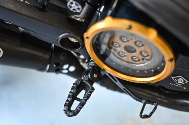 Ducati scrambler icon độ nổi bật và cực chất với tone vàng chói chang - 5