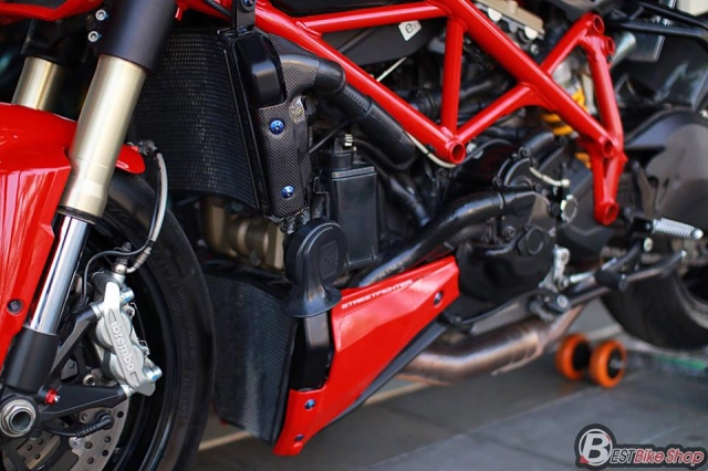 Ducati streetfighter 848 độ chất ngất với dàn option hàng hiệu - 11