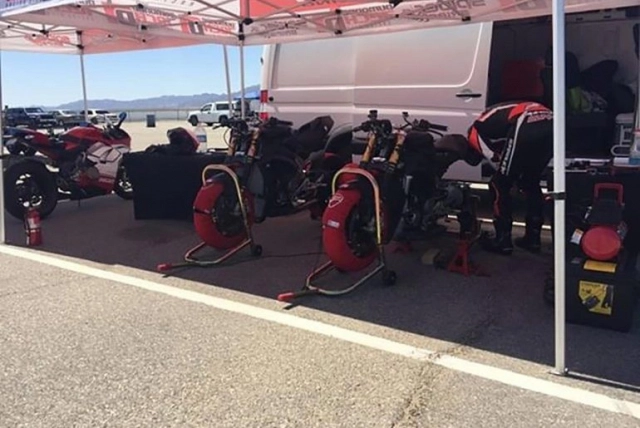Ducati streetfighter v4 lộ diện thử nghiệm trước khi ra mắt vào cuối năm 2019 - 1
