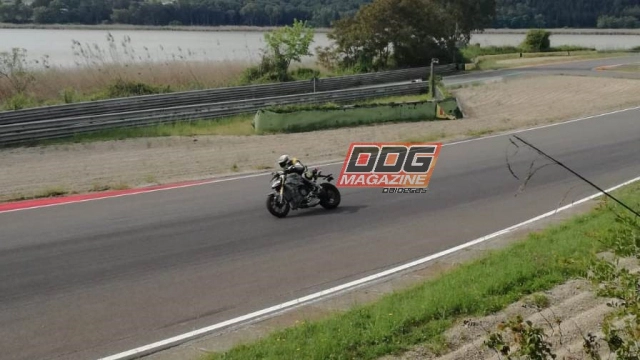 Ducati streetfighter v4 mới lộ diện hình ảnh chạy thử thực tế tại pergusa - 3