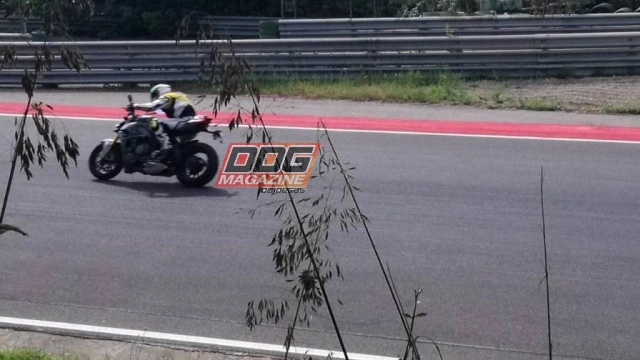 Ducati streetfighter v4 mới lộ diện hình ảnh chạy thử thực tế tại pergusa - 4