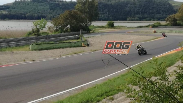 Ducati streetfighter v4 mới lộ diện hình ảnh chạy thử thực tế tại pergusa - 5