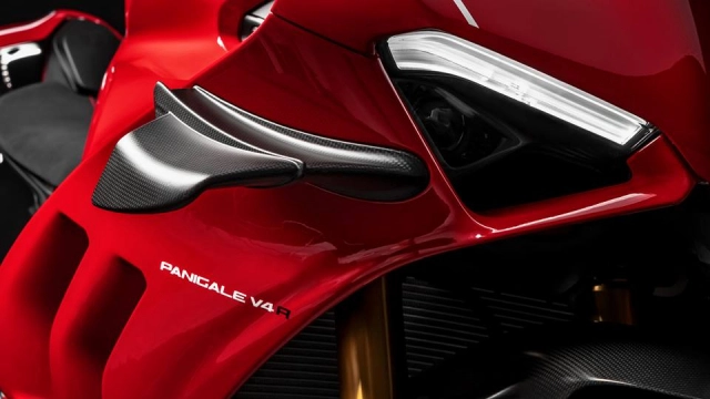 Ducati v4r panigale 2019 ra mắt với bộ cánh carbon đặc trưng mới - 4