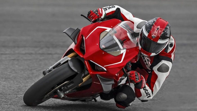 Ducati v4r panigale 2019 ra mắt với bộ cánh carbon đặc trưng mới - 15