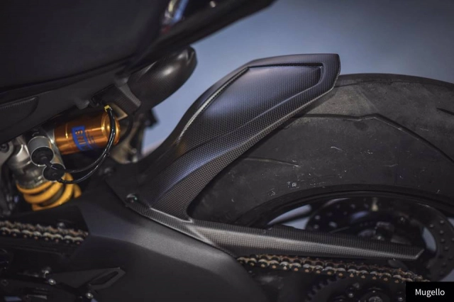 Ducati v4s panigale vẻ đẹp toàn năng với trang bị full black - 8