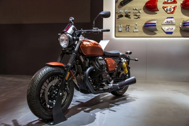 eicma 2018 moto guzzi v9 2019 mới mẻ đậm chất bobber sport - 1