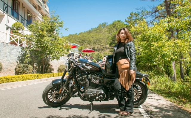 Harley-davidson roadster 1200cc cùng nữ biker yêu kiều vượt hành trình hơn 1000km - 1