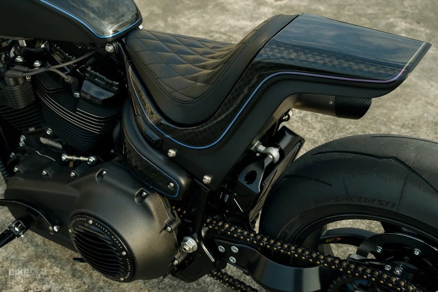 Harley-davidson street bob tùy chỉnh đặc biệt từ rough crafts với biệt danh tarmac raven - 8