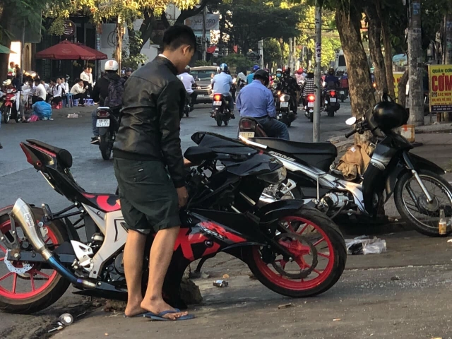 Hinh anh suzuki gsx r150 gay sươn khiên cac biker hoang mang - 2