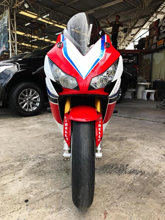 Honda cbr1000rr bản độ cao cấp trên đất thái - 4