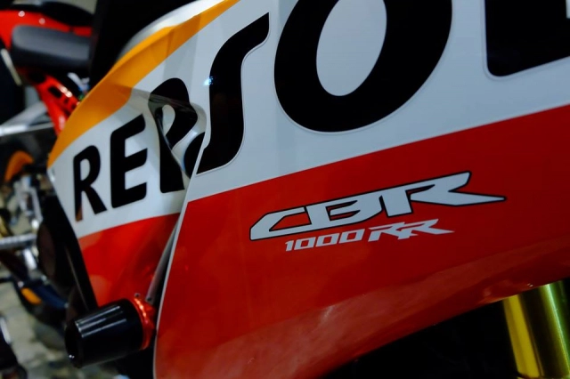 Honda cbr1000rr độ đầy lôi cuốn trong diện mạo repsol racing - 4
