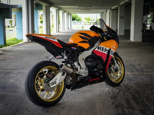 Honda cbr1000rr nâng cấp đậm chất thể thao với diện mạo repsol - 9