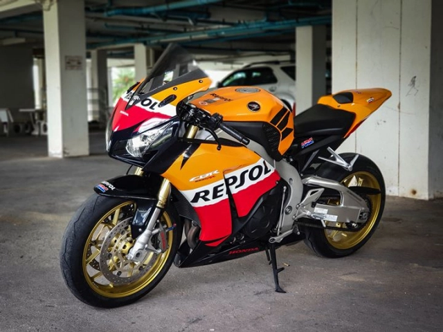 Honda cbr1000rr nâng cấp đậm chất thể thao với diện mạo repsol - 10