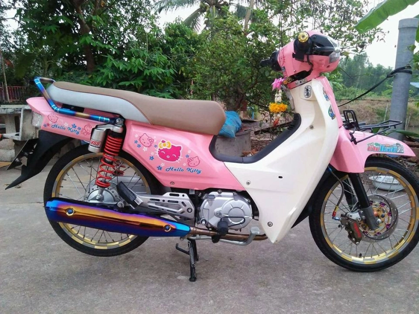 Honda cub fi độ đậm chất bánh bèo với bộ cánh hello kitty đáng yêu - 7