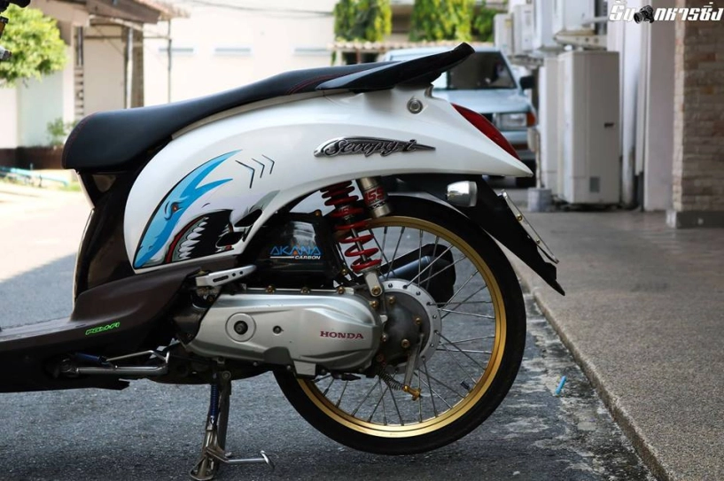 Honda scoopy độ bức phá vẻ đẹp nguyên thủy của biker xứ chùa vàng - 7