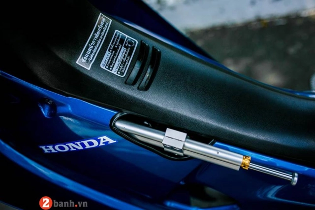 Honda wave độ xanh yêu thương lột xác với dàn chân thụy điển - 5