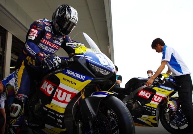 Hrc chính thức tiếp quản đội đua honda trong wsbk 2019 - 1