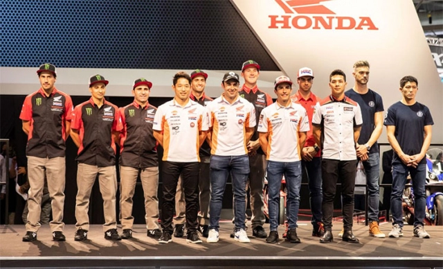 Hrc chính thức tiếp quản đội đua honda trong wsbk 2019 - 3