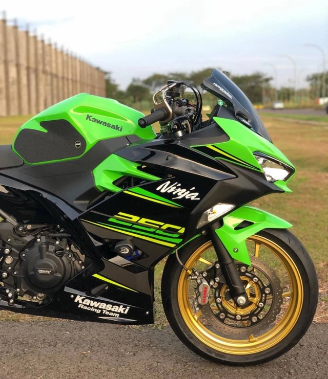 Kawasaki ninja 250 độ nổi bật với nhiều thay đổi khá lôi cuốn - 9