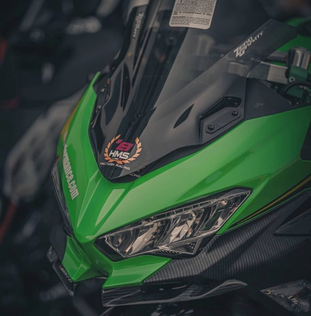 Kawasaki ninja 250 độ theo phong cách đường đua đẹp mê hồn - 1