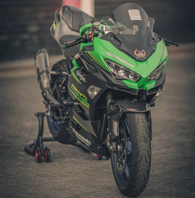 Kawasaki ninja 250 độ theo phong cách đường đua đẹp mê hồn - 10