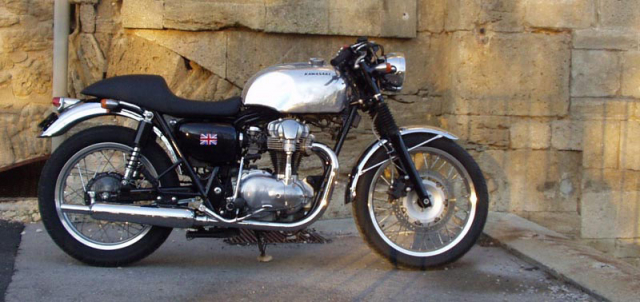 Kawasaki w650 độ lôi cuốn với phong cách dragger style đến từ schlachtwerk - 3