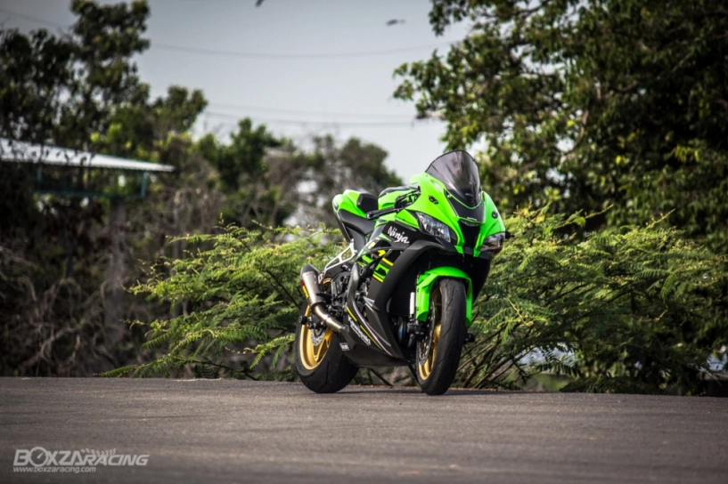 Kawasaki zx-10r độ khổng lồ xanh đến từ xứ sở chùa vàng - 3