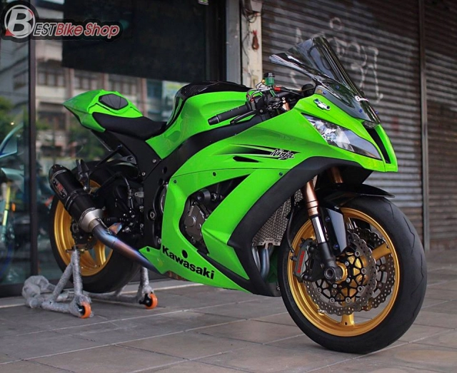 Kawasaki zx-10r sặc sỡ với gói trang bị hàng hiệu - 3