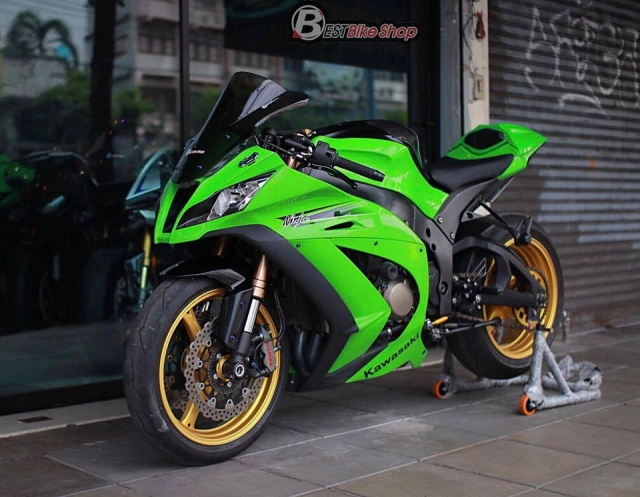 Kawasaki zx-10r sặc sỡ với gói trang bị hàng hiệu - 13