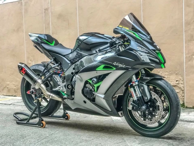 Kawasaki zx-10rr vẻ đẹp toàn năng với tư trang hạng nặng - 1