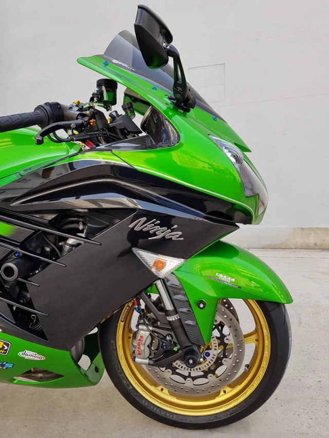 Kawasaki zx-14r độ siêu khủng với gói trang bị thượng thừa - 8