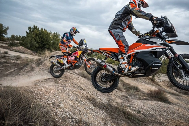 Ktm 790 adventure và 790 adventure r tại triển lãm eicma 2018 - 1