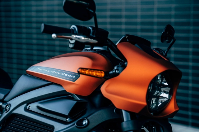 Livewire mẫu mô tô điện tiếp tục được harley davidson trình làng tại eicma 2018 - 1