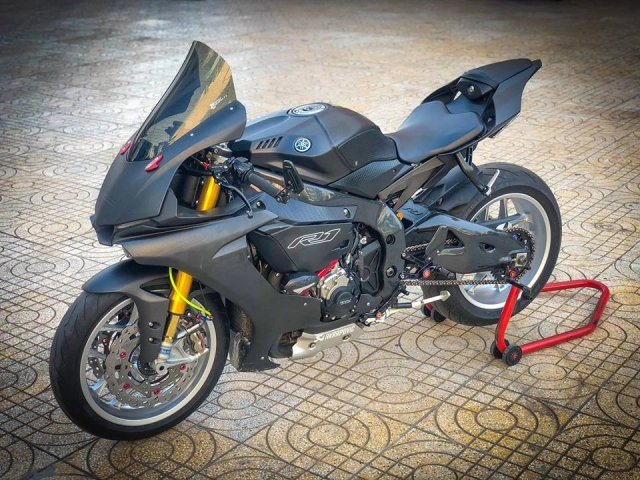 Mãn nhãn với siêu phẩm yamaha r1 miền tây sông nước dọn phong cách chạy track - 1