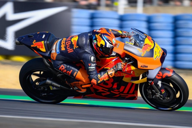 motogp 2019 dẹp yên mọi âm mưu vươn lên marc marquez dành chiến thắng ở trường đua bugarti 2019 - 10