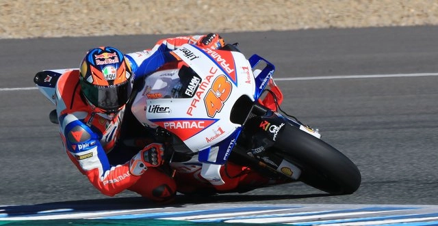 motogp 2019 kịch bản năm ngoái tái hiện - andrea dovizoso lại đánh bại marc marquez ở gp qatar - 10