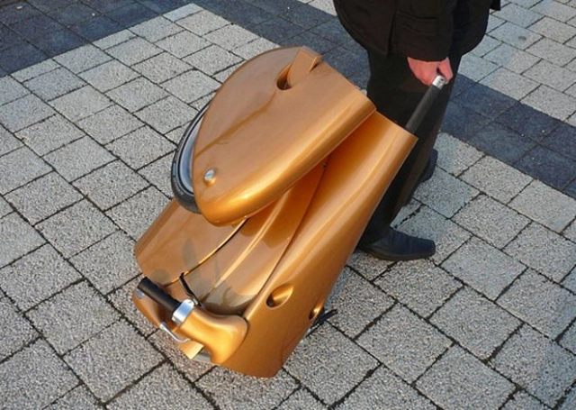 Moveo xe ga điện biến hình thành vali kéo trong một nốt nhạc - 7