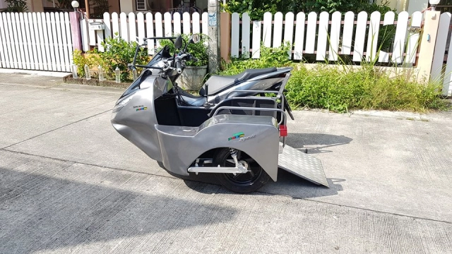 Pcx 150 độ độc theo phong cách sidecar và đặc biệt với cách thức lái - 4